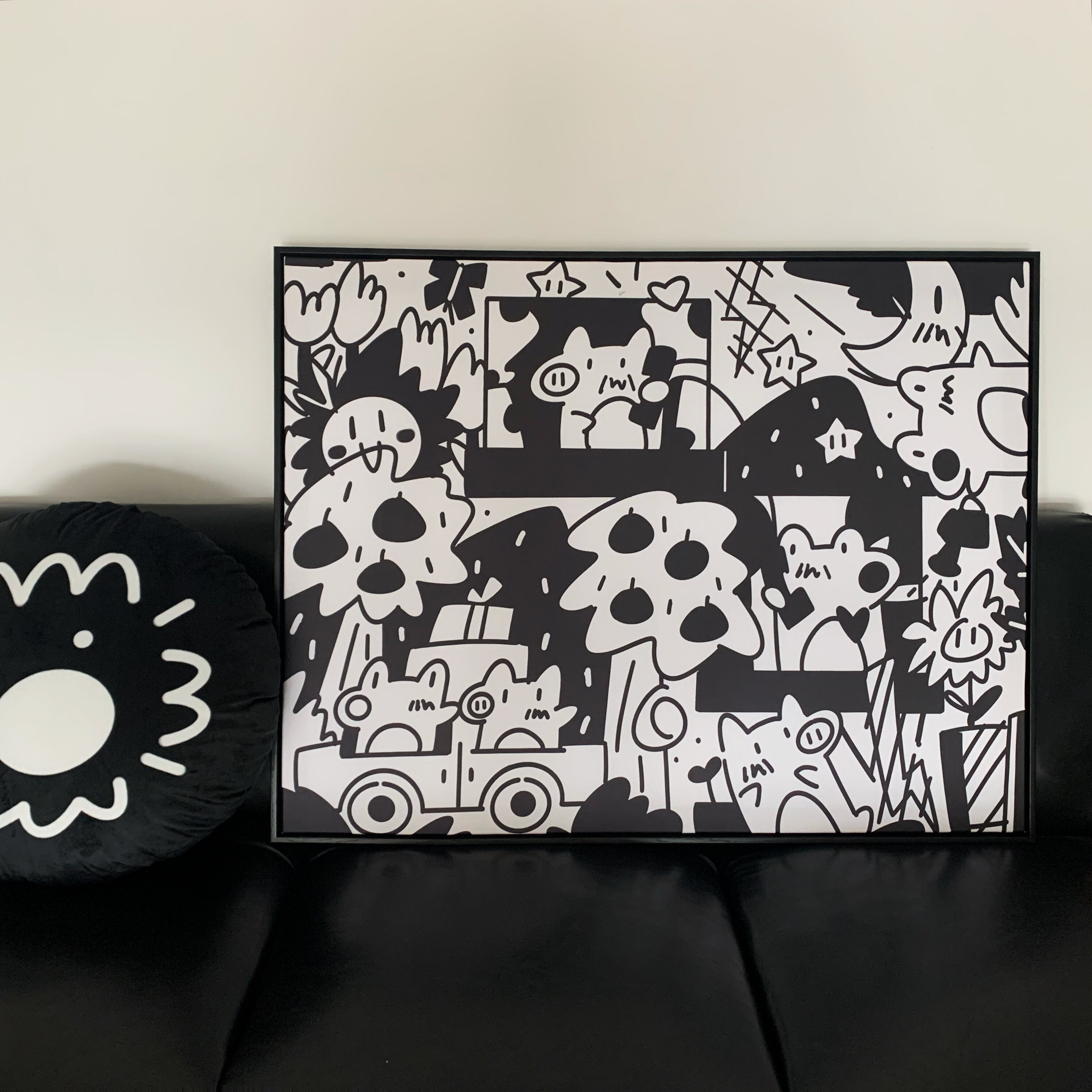 Big pig at home exclusive original pig pig frog cartoon cute black and white graffiti decorative painting hanging painting