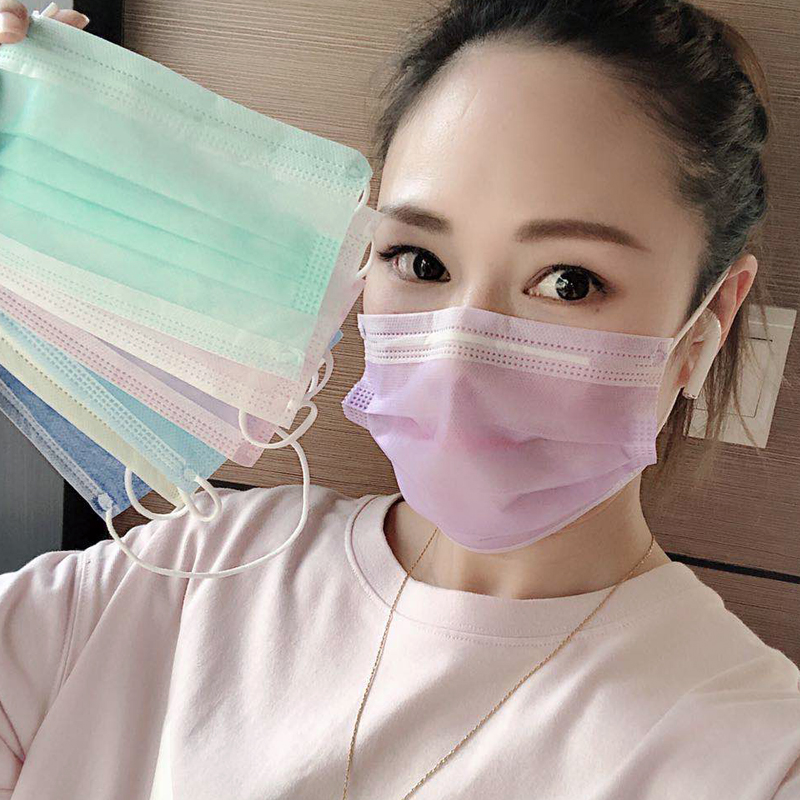 夏用の1層または2層の超薄型日焼け防止、通気性、防塵不織布使い捨て大人用マルチカラーマスクのフルボックス