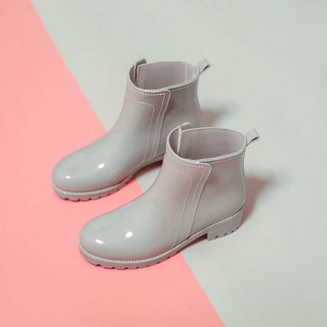 Japanese style rain boots for women, fashionable outer wear, winter short-tube rubber shoes, kitchen non-slip waterproof shoes, plus velvet cotton overshoes, rain boots