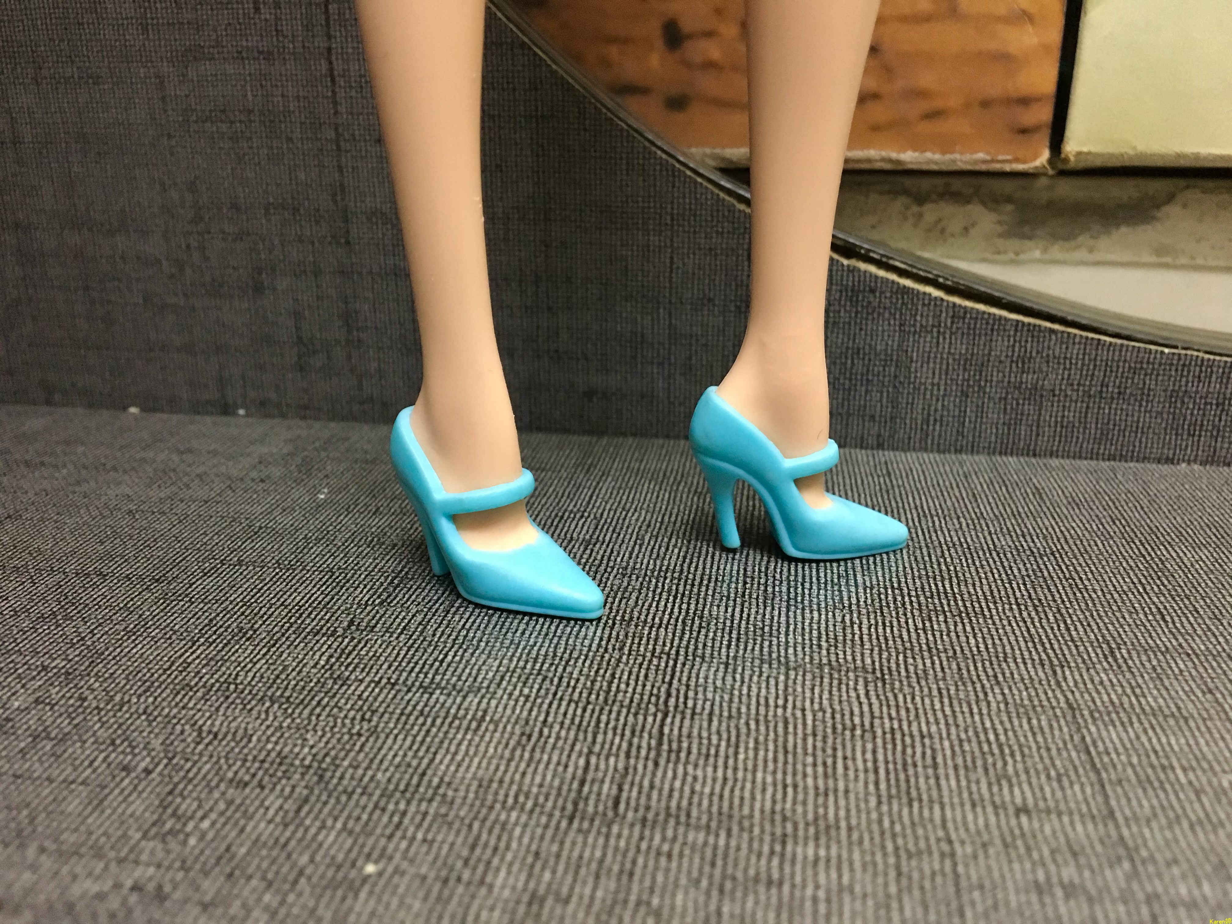 Giày Barbie thời trang đặt giày cô gái chơi nhà Dressup phụ kiện đồ chơi giày cao gót đồ chơi cho bé gái 4 tuổi