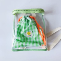 Зеленый прозрачный пакет (за исключением интерьера)