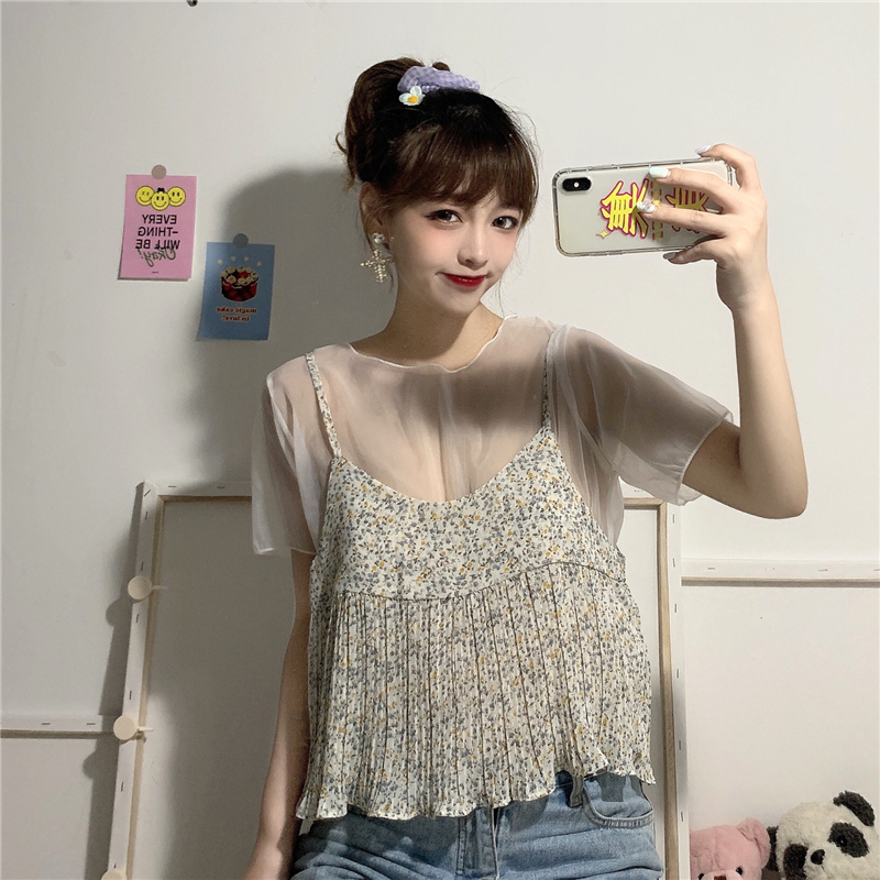 Real shot Chiffon short sleeve T-shirt women's fake two pieces stitched floral suspender vest women's top Hong Kong flavor