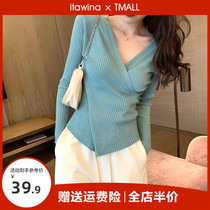 Needle woven sweater for a nice foreign air small shirt with a design feel blouses Early spring 2022 New spring and autumn