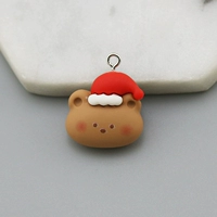 Рождественская голова медведя с гвоздями