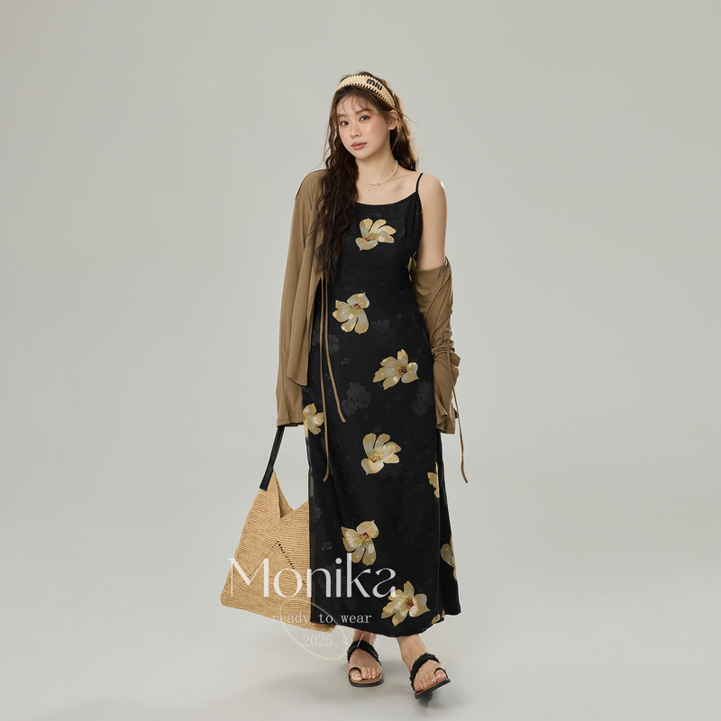 Plus Size Women's Clothing, Fat Mm, French Floral, 2026 Summer, High-End Retro Print, Black Waist-Cinching Suspender Dress Plus Size Women's Clothing, Fat Mm, French Floral, 2026 Summer, High-End Retro Print, Black Waist-Cinching Suspender Dress