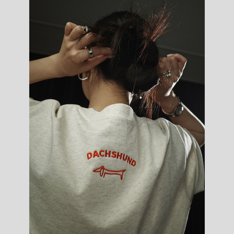 Pii Dachshund Dachshund Dog Vintage Orange-Red Embroidered Gray American Casual T-Shirt Short Sleeve 260g