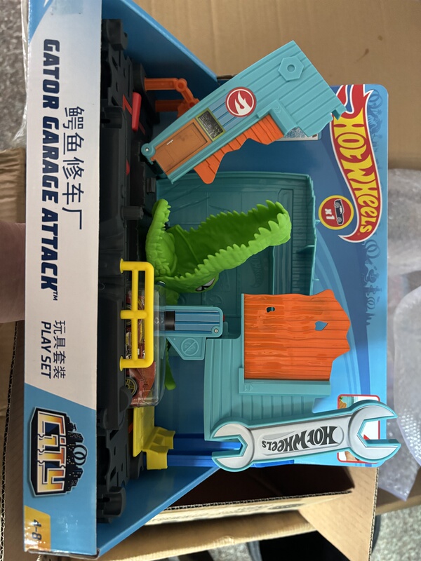 Hot Wheels Gorilla City Color-Changing Shark Parking Lot Fire Station Set Electric Spin Rainbow Track Hot Wheels Gorilla City Color-Changing Shark Parking Lot Fire Station Set Electric Spin Rainbow Track