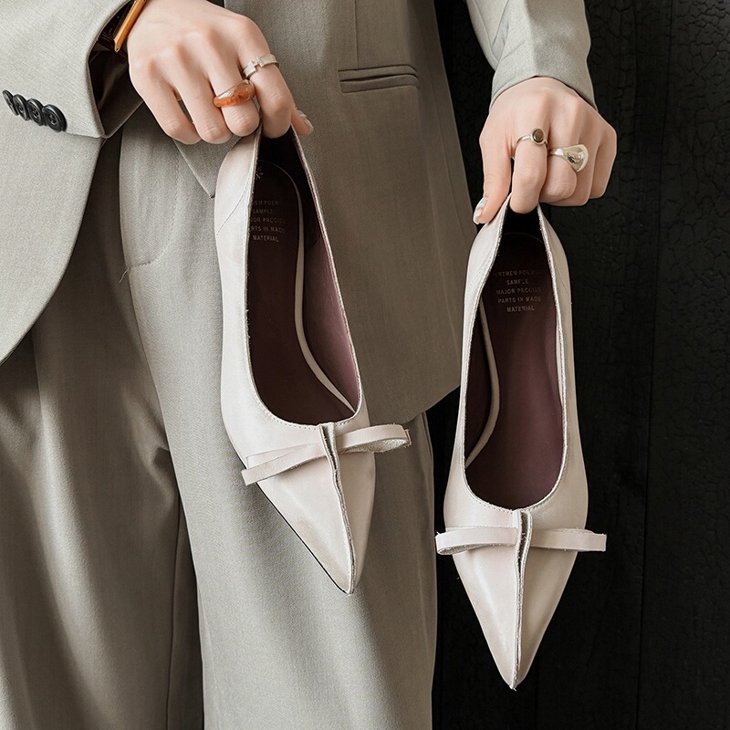 Same Style as the Show! Minimalist High-End Vintage Distressed Color-Blocked Stiletto High Heels with Pointed Toe, Shallow Opening, and Bow Tie