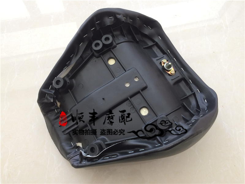 Qianjiang cơn bão ban đầu Prince QJ150-3A / 3B / 18F túi ghế lớn và nhỏ phía trước và phía sau ghế đệm túi ngồi - Đệm xe máy da bọc yên xe exciter 150