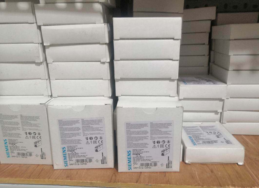 Siemens relay 3RP1511-1AP30 3RP1512-1AP30 3RP1513-1AP30 3RP1513-1AP30 of the relay.