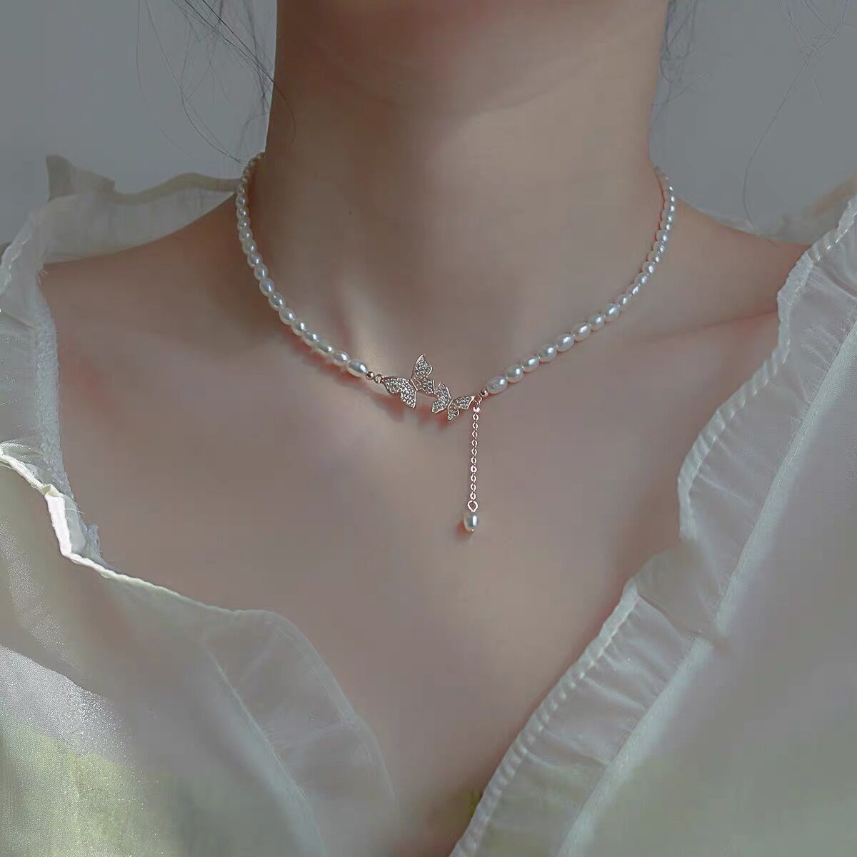 パールバタフライネックレスレディースレトロパールバタフライネックレスネックレスレディーストレンド