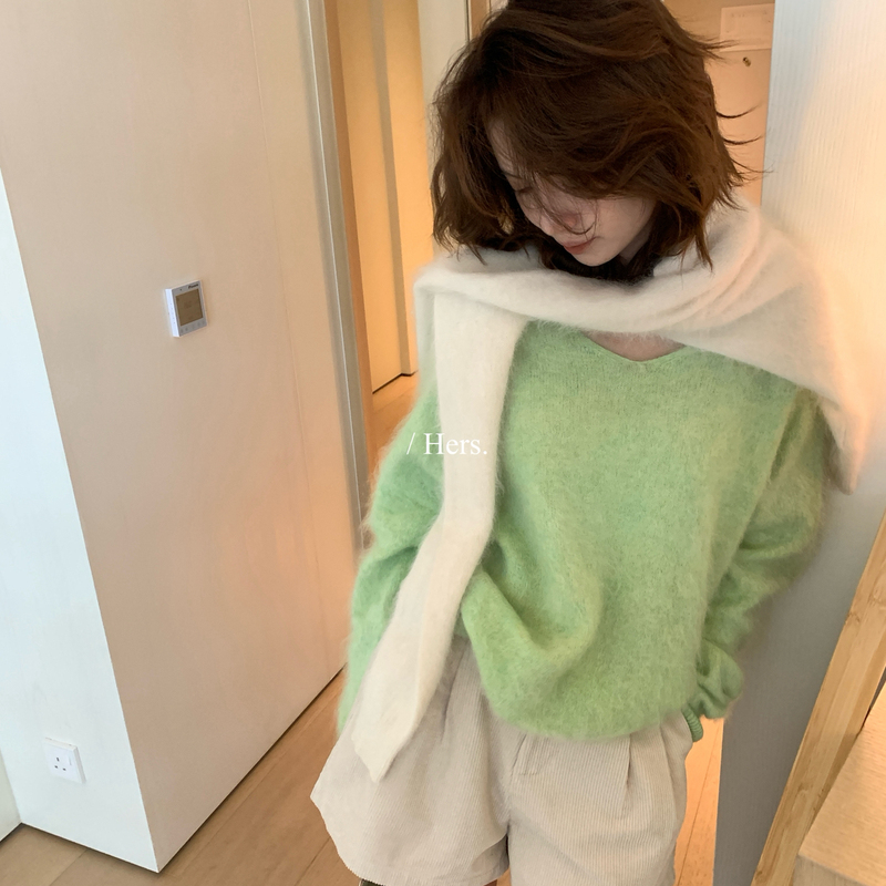 Maimai's Early Autumn New Arrivals: Super Beautiful Color Scheme, Super Soft and High-Quality V-Neck Pullover Warm Sweater 66801