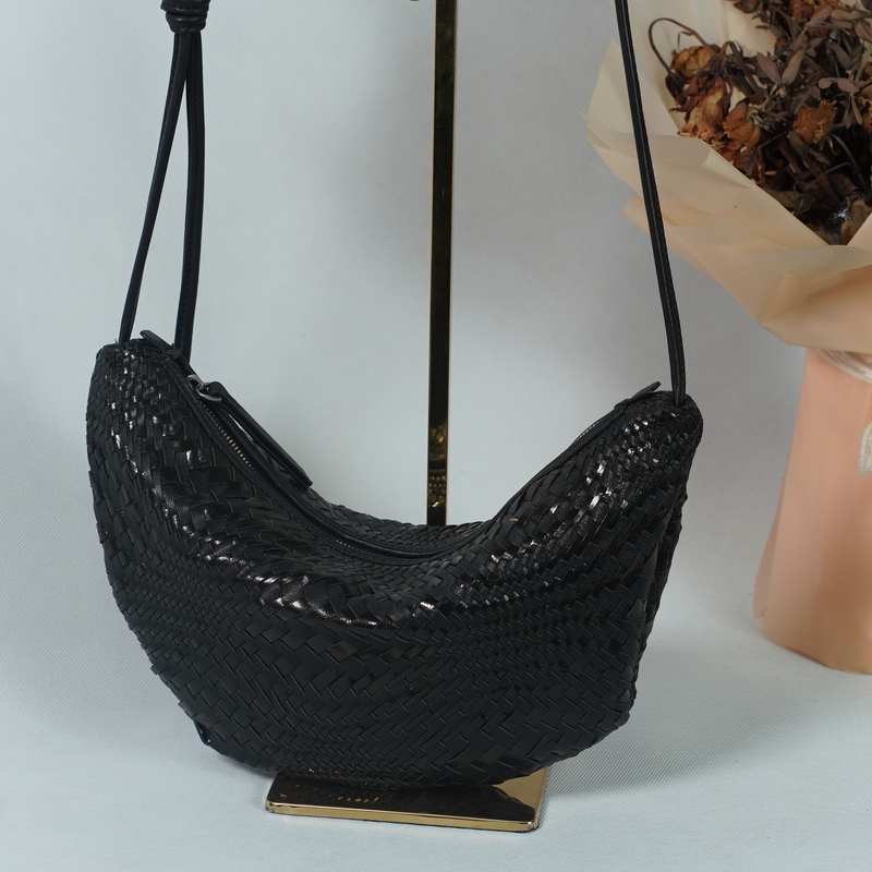 Ice Language 2026 Summer New Product Niche Design Simple and Elegant Single Shoulder Crossbody Half-Moon Bag 260726