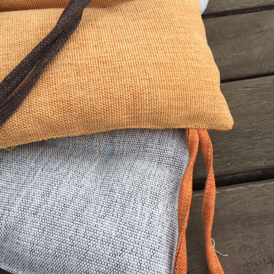 Phần mỏng kiểu Nhật đơn giản màu đơn giản cotton và vải lanh ghế đệm Bốn mùa máy tính văn phòng đệm ghế ăn đệm chống trượt - Ghế đệm / đệm Sofa đệm bàn ghế gỗ