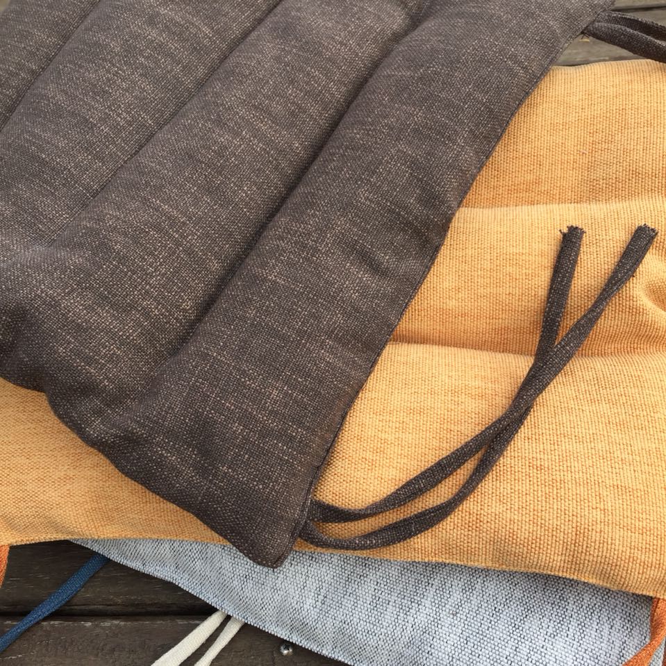 Phần mỏng kiểu Nhật đơn giản màu đơn giản cotton và vải lanh ghế đệm Bốn mùa máy tính văn phòng đệm ghế ăn đệm chống trượt - Ghế đệm / đệm Sofa đệm bàn ghế gỗ