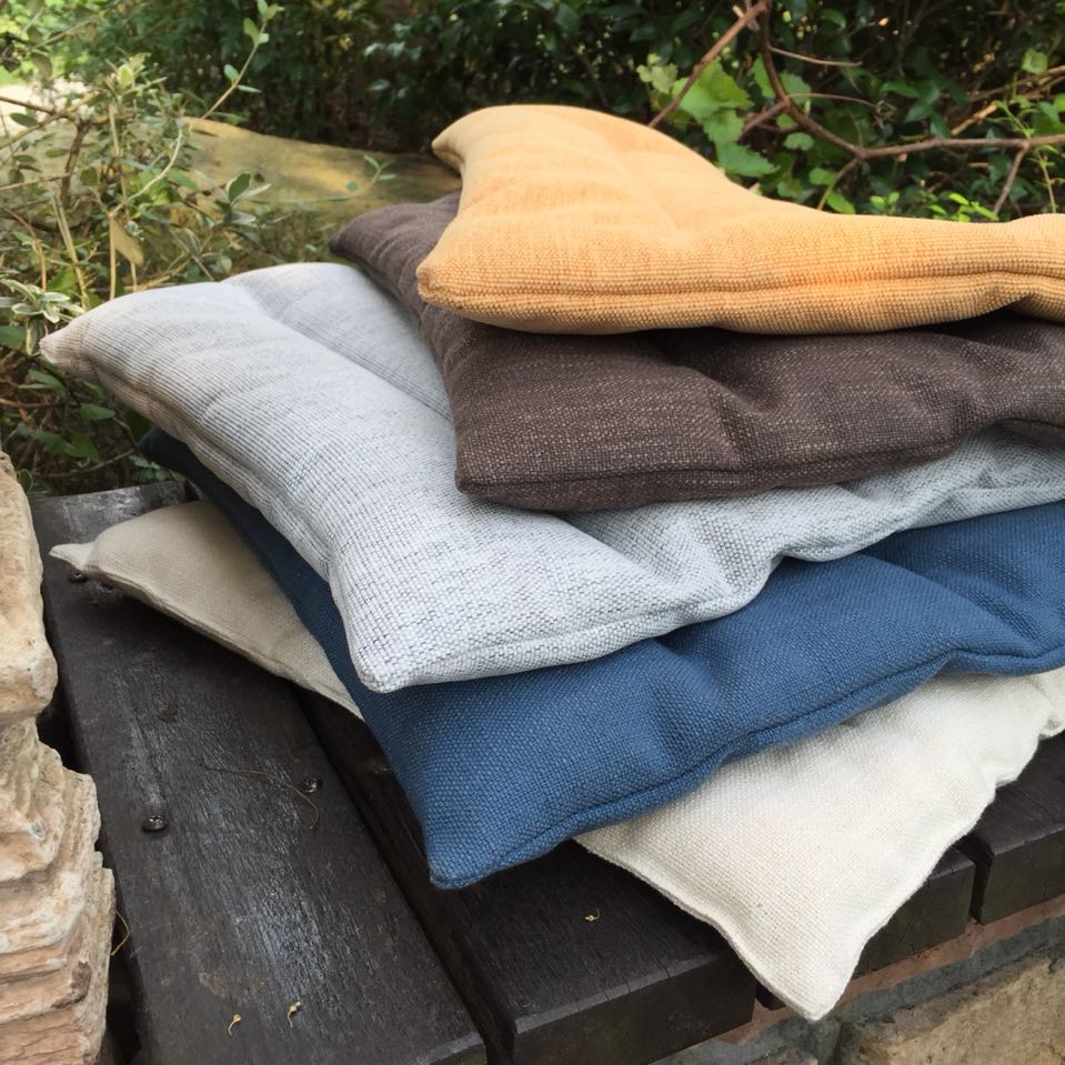 Phần mỏng kiểu Nhật đơn giản màu đơn giản cotton và vải lanh ghế đệm Bốn mùa máy tính văn phòng đệm ghế ăn đệm chống trượt - Ghế đệm / đệm Sofa đệm bàn ghế gỗ