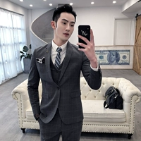 Bộ đồ mùa xuân 2018 nam ba mảnh phiên bản Hàn Quốc của bộ đồ kẻ sọc tự trồng chuyên nghiệp trang phục phù hợp với kiểu tóc cưới quần áo thể thao nam