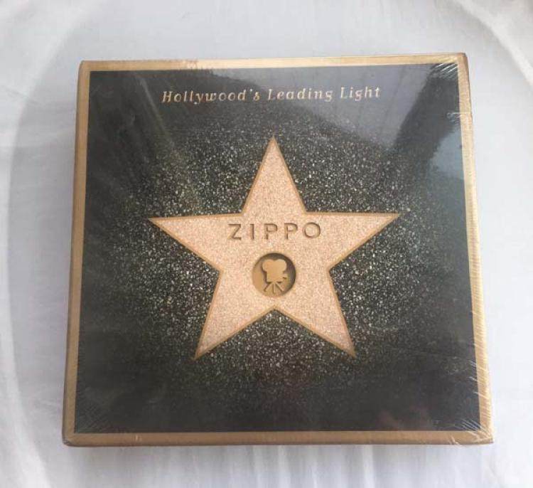 Dongyu Chi Bao American Original Dress ZIPPO Lighter 2001 Annual Edition Hollywood Starlight Avenue C01 Original Cover