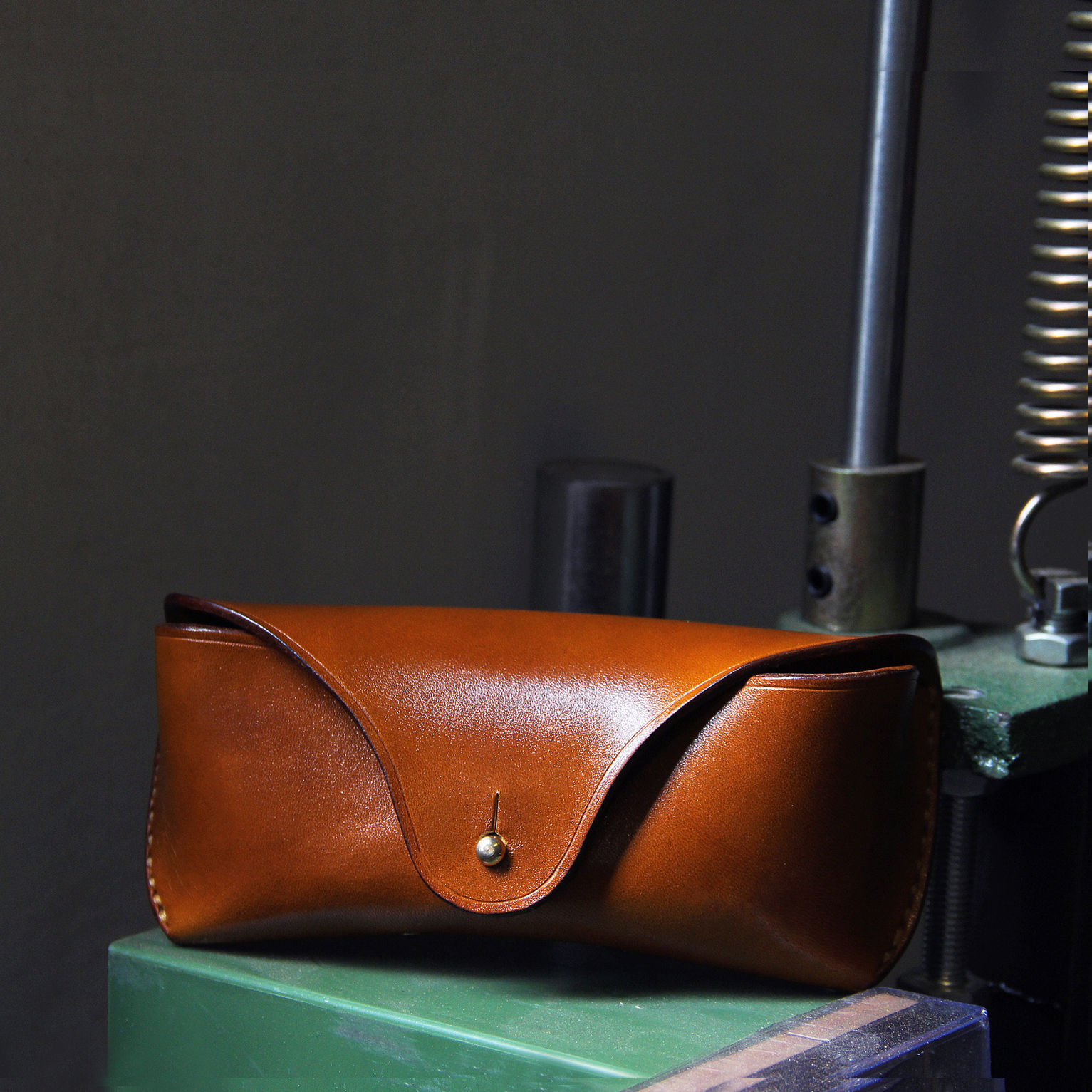 Italian first layer leather retro simple cowhide vegetable tanned leather anti-pressure sunglasses sunglasses case glasses bag storage bag