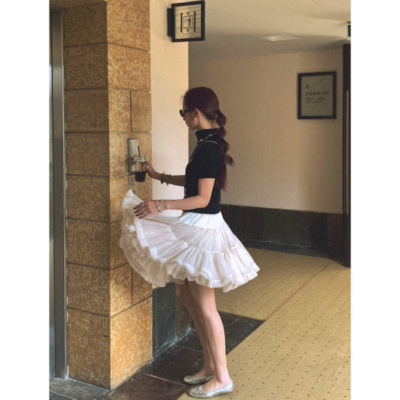 Renaissance-Style Skirt with Large Flared Hem, Suitable for All Seasons, Featuring Contrasting Color Patchwork Fabric and Gauze