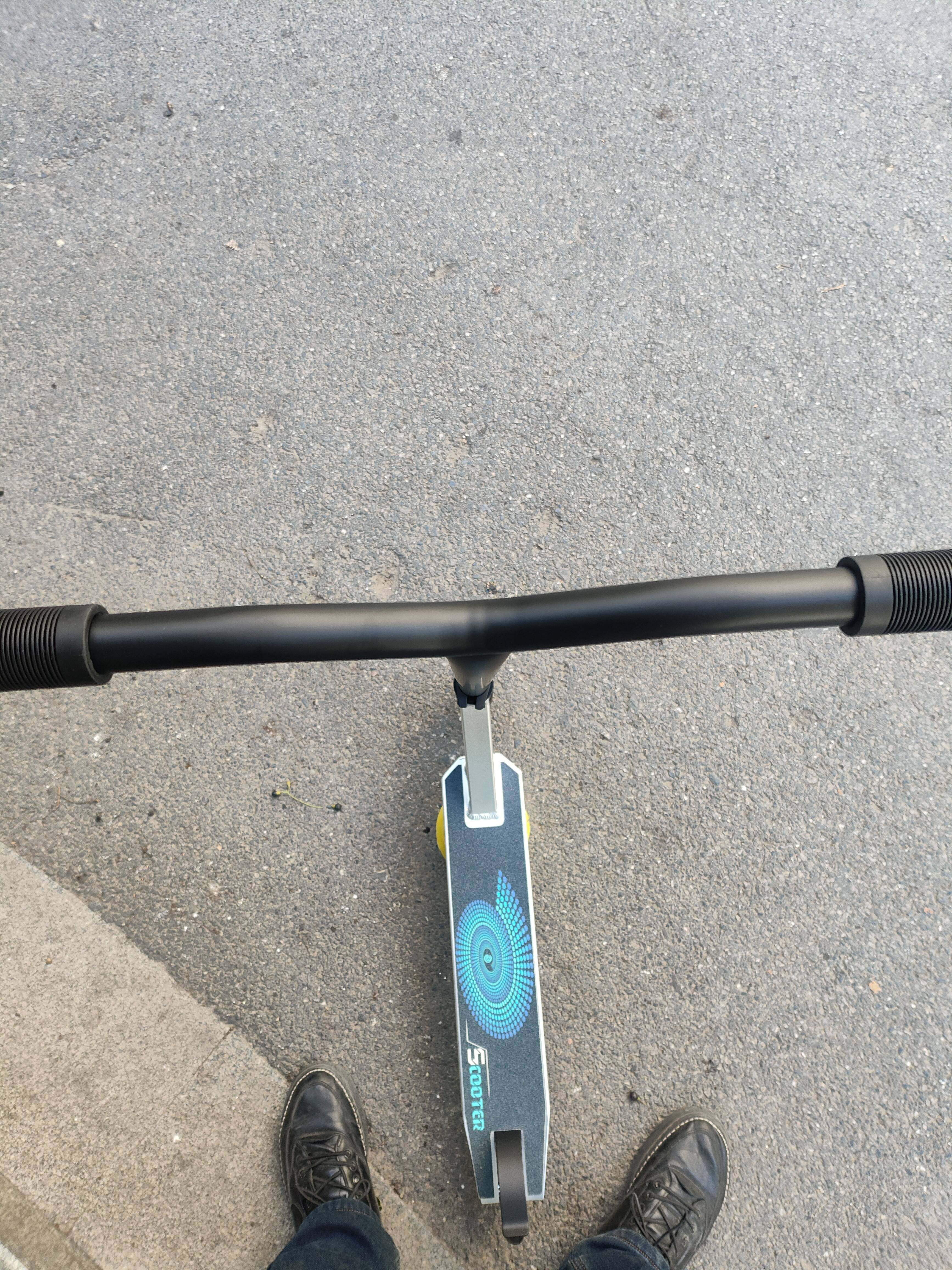 Самокат 特技滑板车专业极限运动人物街头青年学生成人两轮校园滑板车