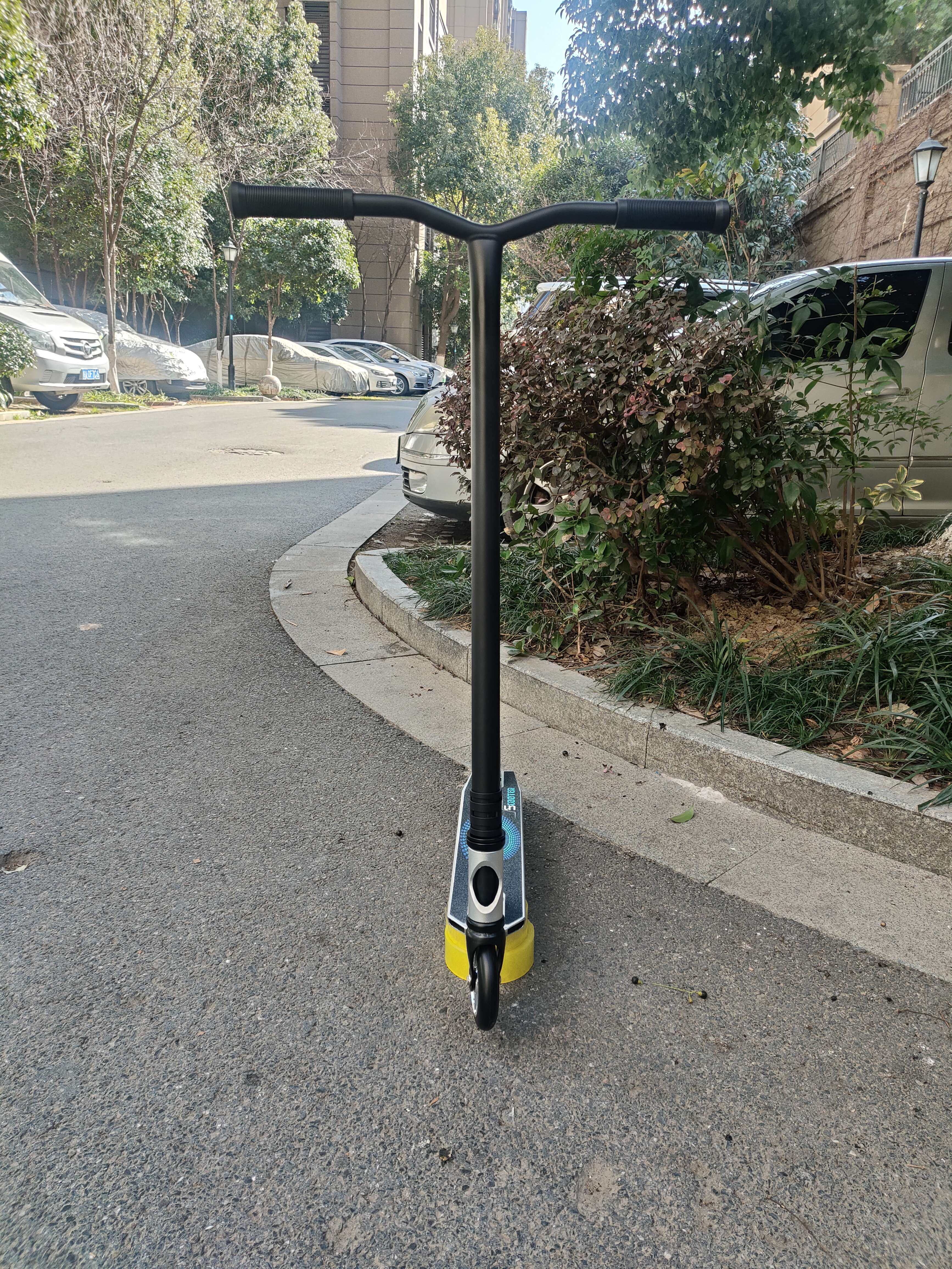 Самокат 特技滑板车专业极限运动人物街头青年学生成人两轮校园滑板车