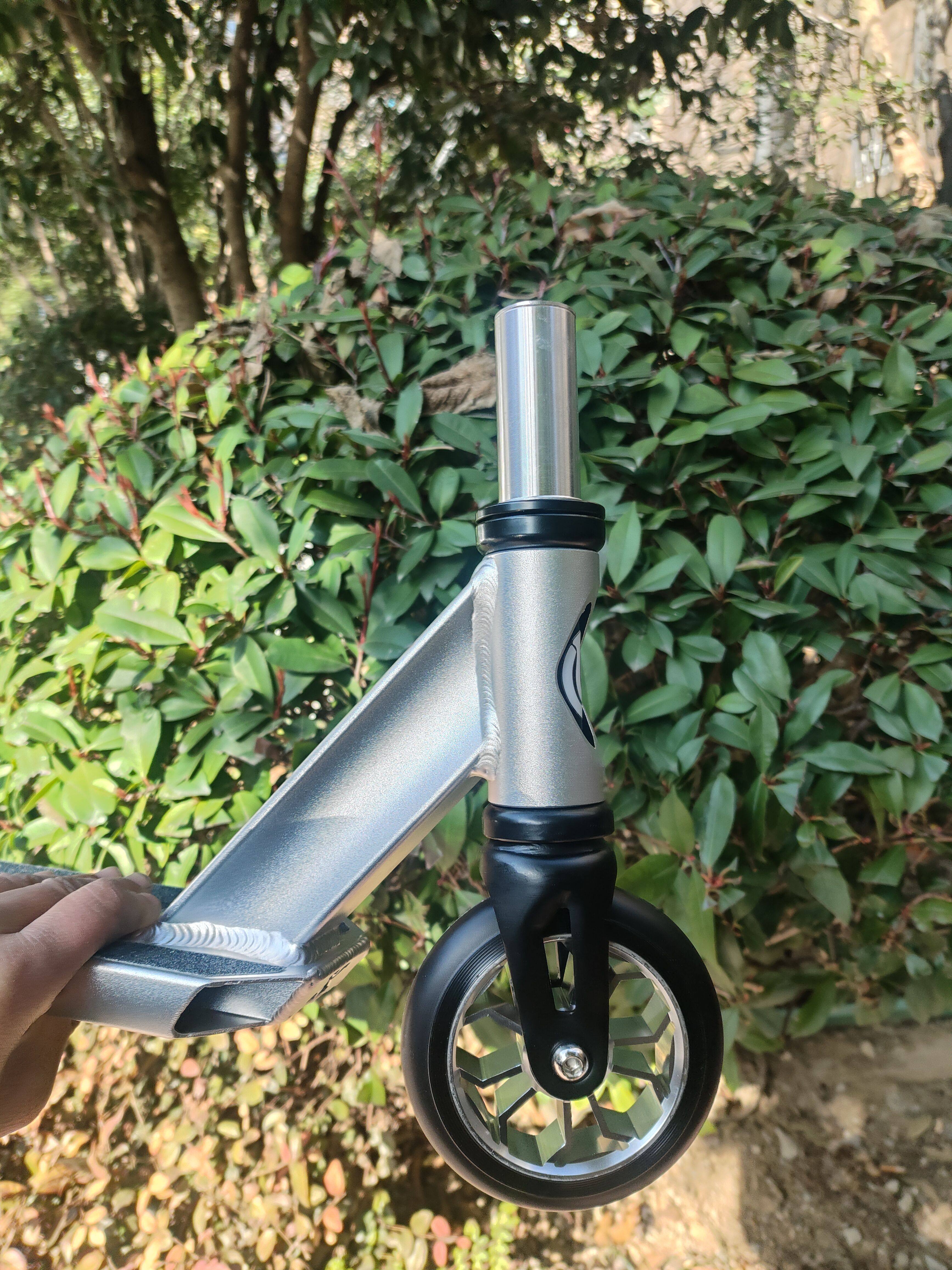 Самокат 特技滑板车专业极限运动人物街头青年学生成人两轮校园滑板车