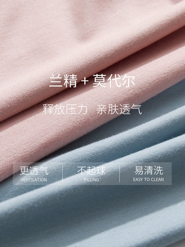 Короткая летняя белая приятная телу майка топ без рукавов