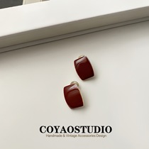 Raffi Estate Wine Red Mosquito Coil Dish Ear Clip Female Harbor Wind Retro Minimis Elegant no earbugless New Years earrings