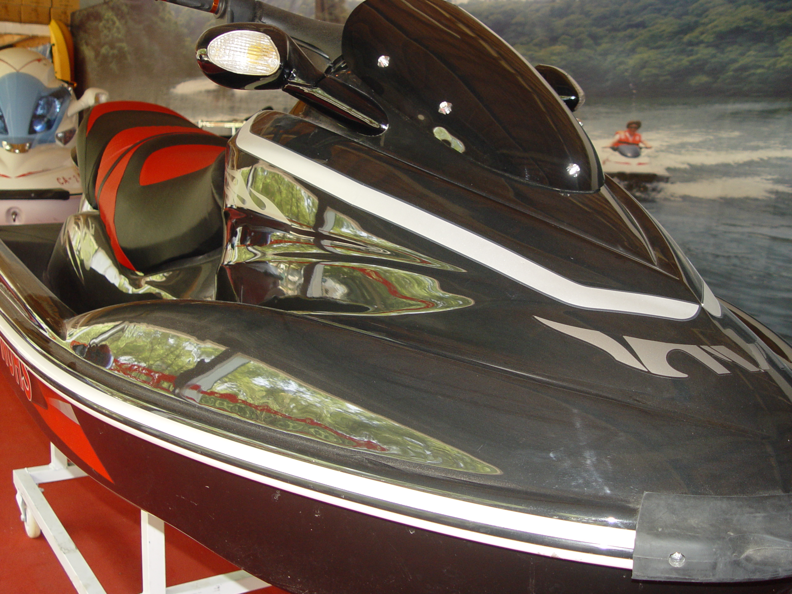 The morrowing sequin to the gold chain.