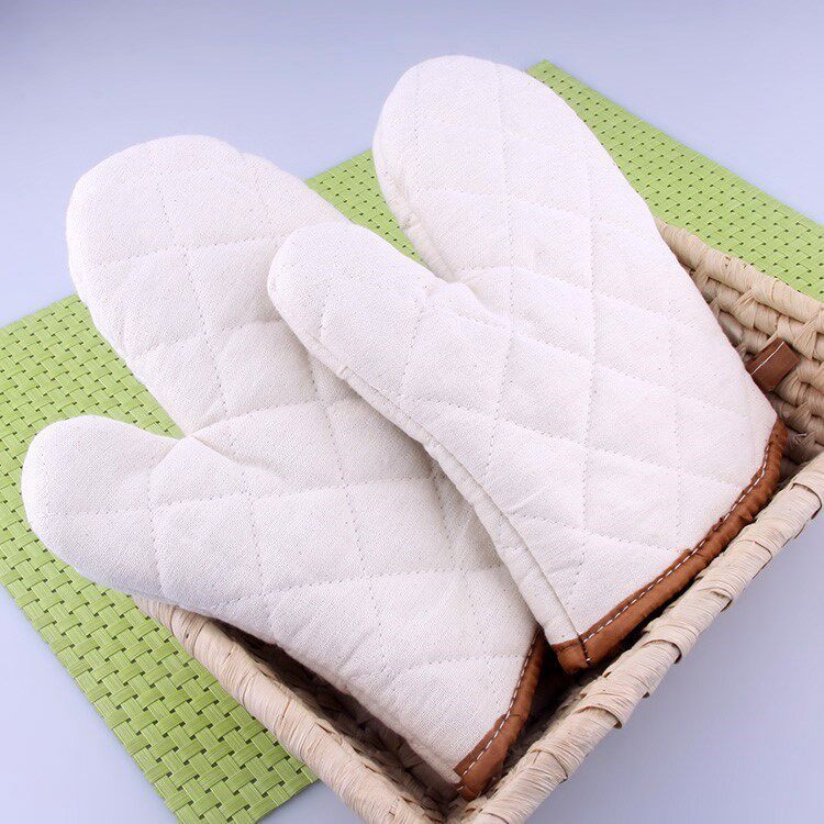 A pair of household steam bread men and women insulation gloves Baking large steaming rice steamer heat-resistant oven portable model