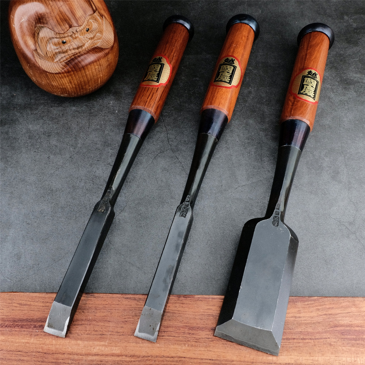 Japan National Day for kowtowing and chiseling full kowtowing of three generations of Ikeda Keio's woodwork chiseling mortise and tenon