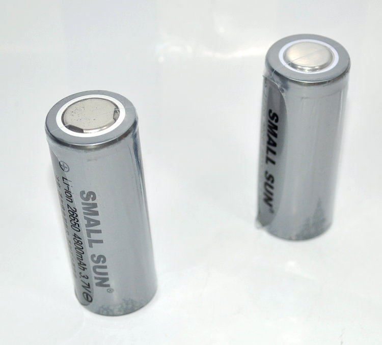 Little Sun ZY26650 battery 4800mAh lithium battery rechargeable glare flashlight battery 3 7v large capacity