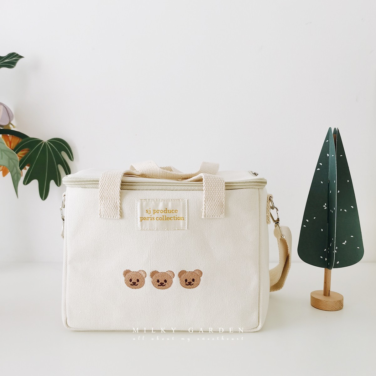 milky garden embroidered little bear insulation mommy bag multi-function mother and baby bag go out on an inclined satchel bag