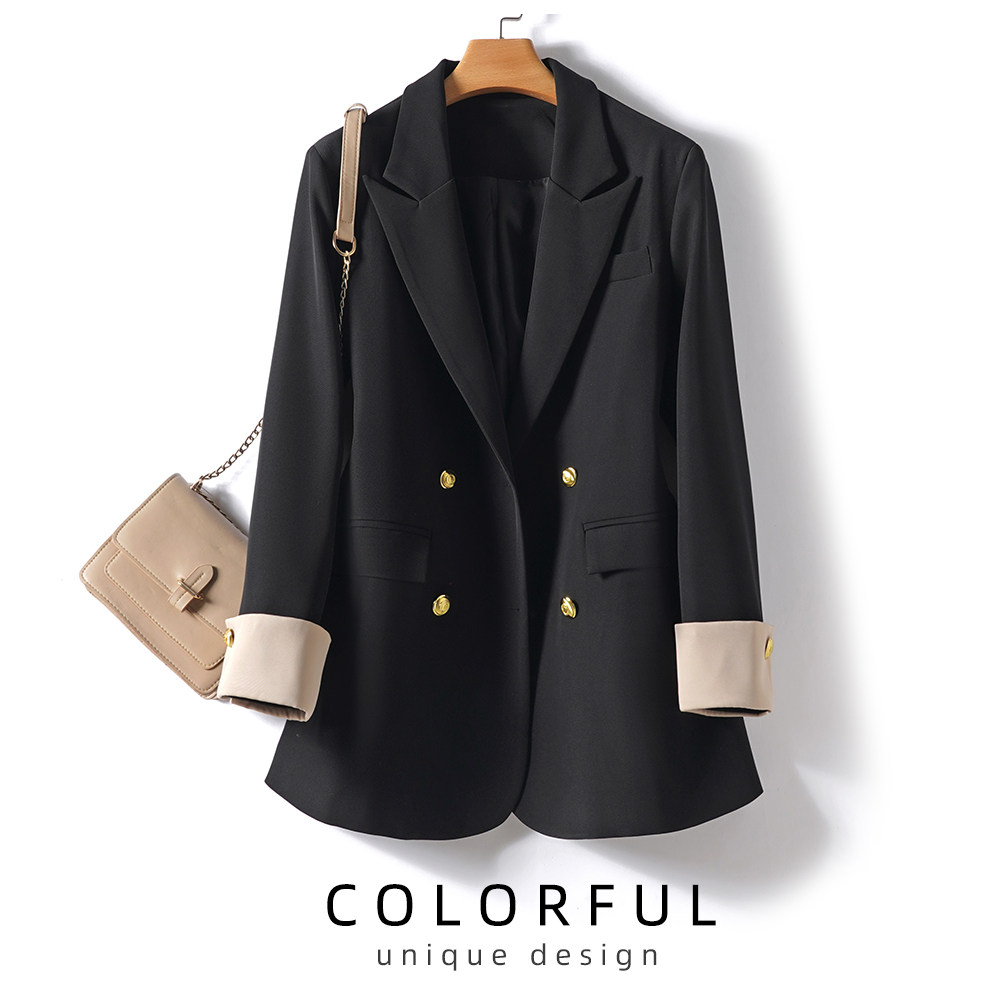 Случайно угодишь в яму!Приятная к телу и удобная черная однотонная куртка большого размера