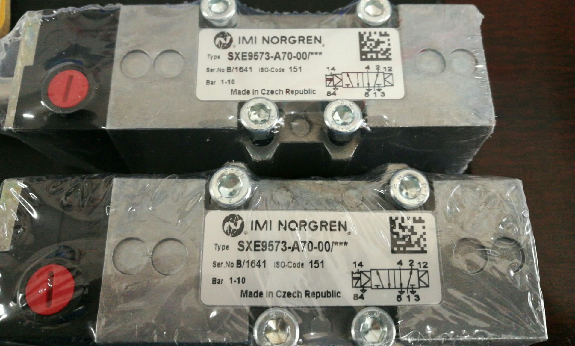 SXE9573-A70-00 SPOT NORGREN SOLENOID VALVE SXE9574-A71-00 SXE9573-180-00