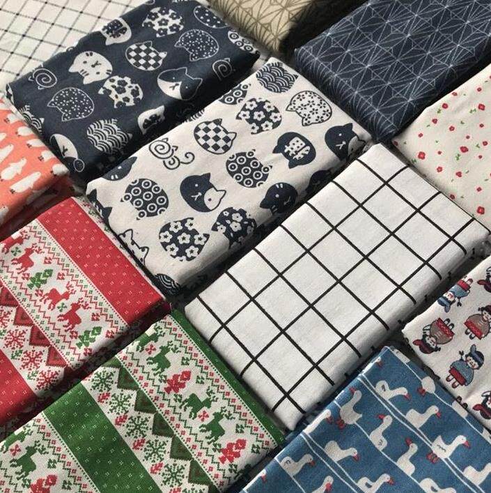 Kindergarten art room painting tablecloth dormitory college students dormitory ins style desk literature and art simple small fresh