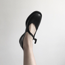 Small crowdsourced upper foot nice and cool days flat bottom Mary Jane shoes.