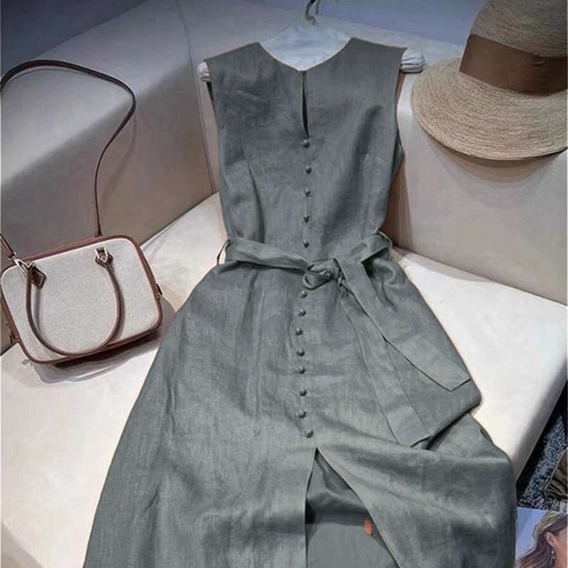 Dian Dian's New Summer Collection Features a Korean-Style Design with a Unique and Niche Appeal, Featuring a Waist-Cinching, Slimming, and Elegant Gray Sleeveless Long Dress