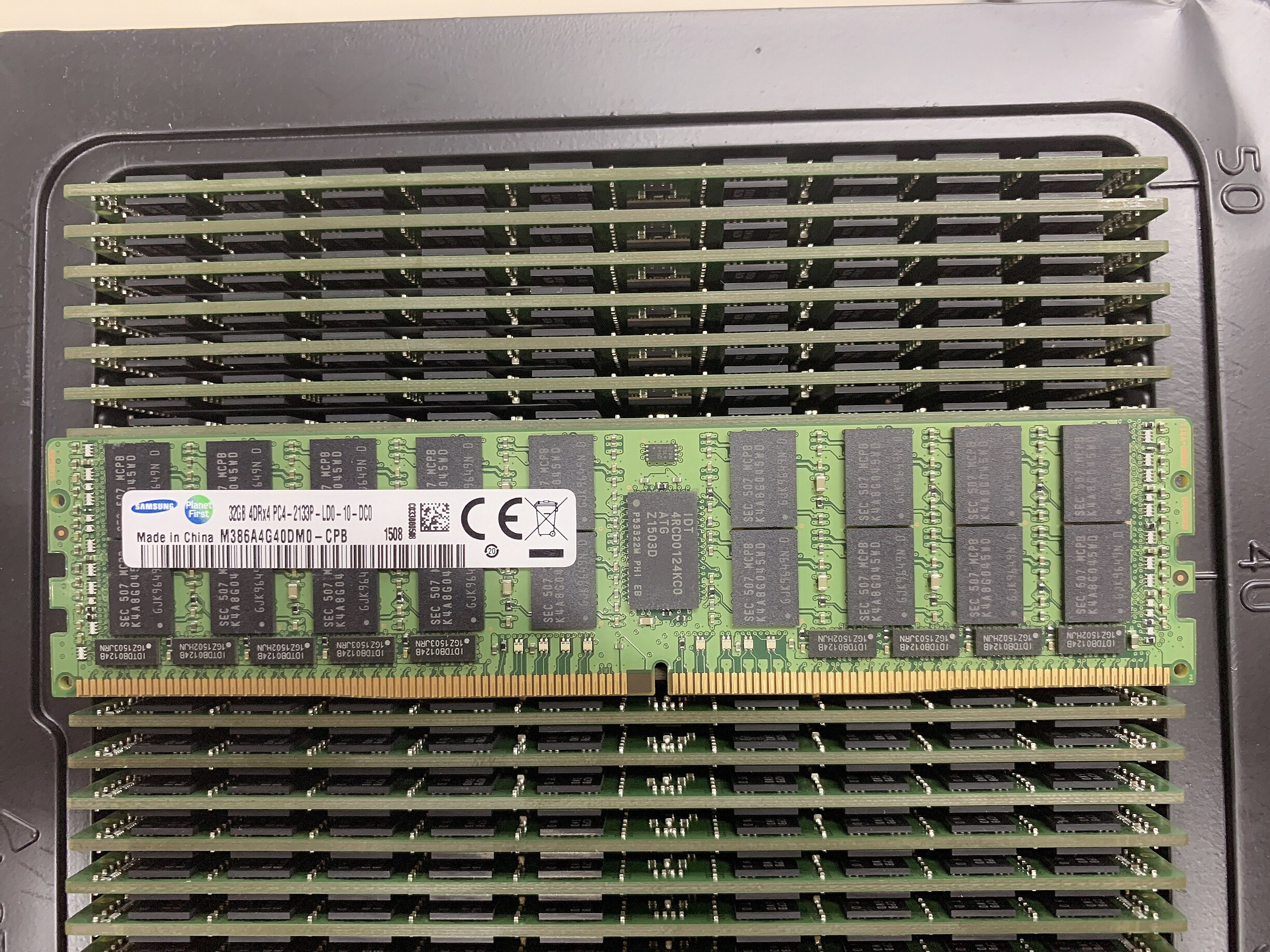 Samsung's original plant 32G 4DRX4 PC4-2133P REG M386A4G40DM0-CPB0Q server memory