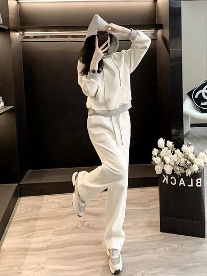 Falvlite Spring and Autumn Age-Reducing Sweatshirt and Sweatpants Set for Women, Stylish and Trendy, Popular on Social Media, Casual Sports Two-Piece Set