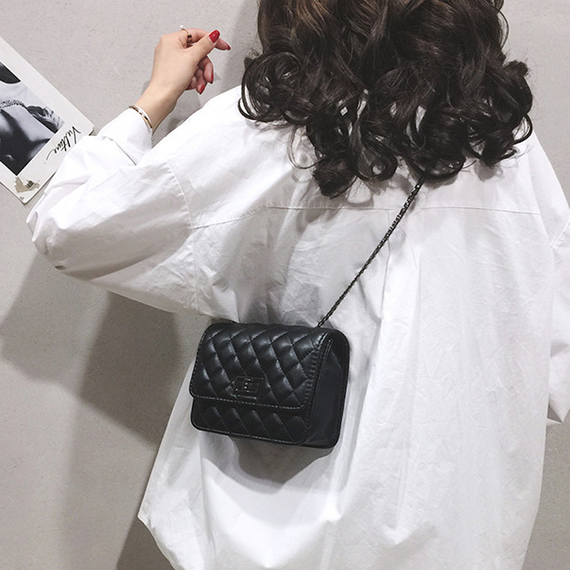 2020 Korean version of the new wave rhombog small fragrant wind chain bag with single shoulder inclined satchel fashion 100 ride mini small square bag