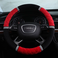 Шесть кольцевых плюшевых красных