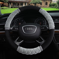 Шесть кольцевых плюшевых