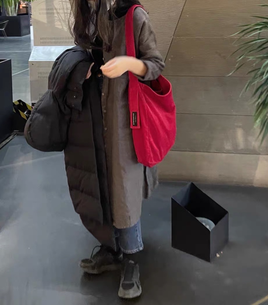 (Little-home) Berries Mati Red Light Core Suede Large Capacity Single Shoulder Diagonal Satchel Practicality