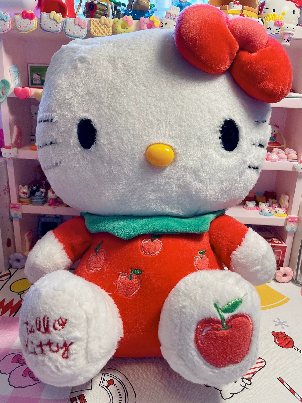 Sanrio, Hello Kitty, plush doll made from antique material