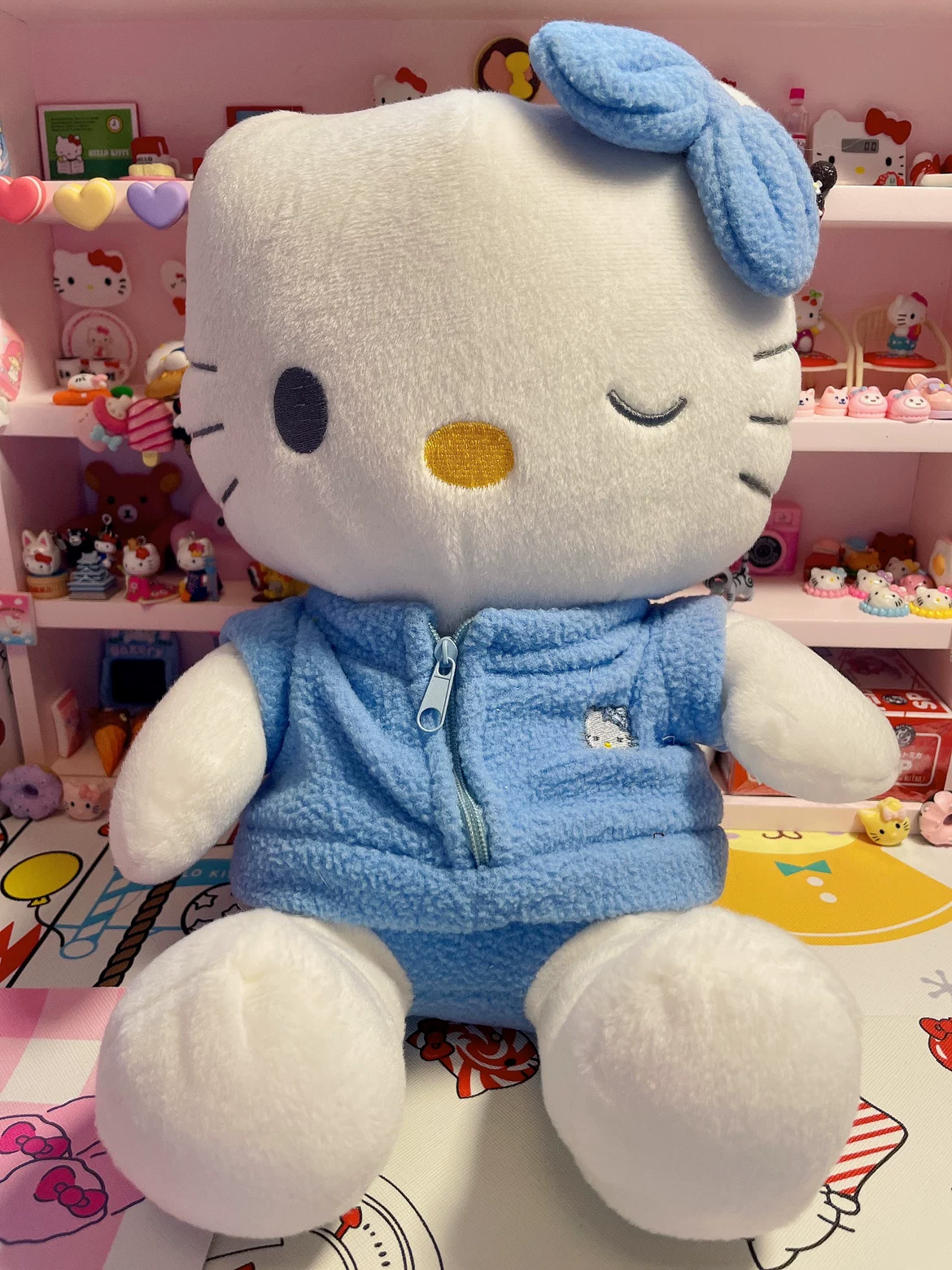 Sanrio, Hello Kitty, plush doll made from antique material