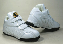 Spot baseball shoes with soles specially produced for artificial turf fields suitable for match training