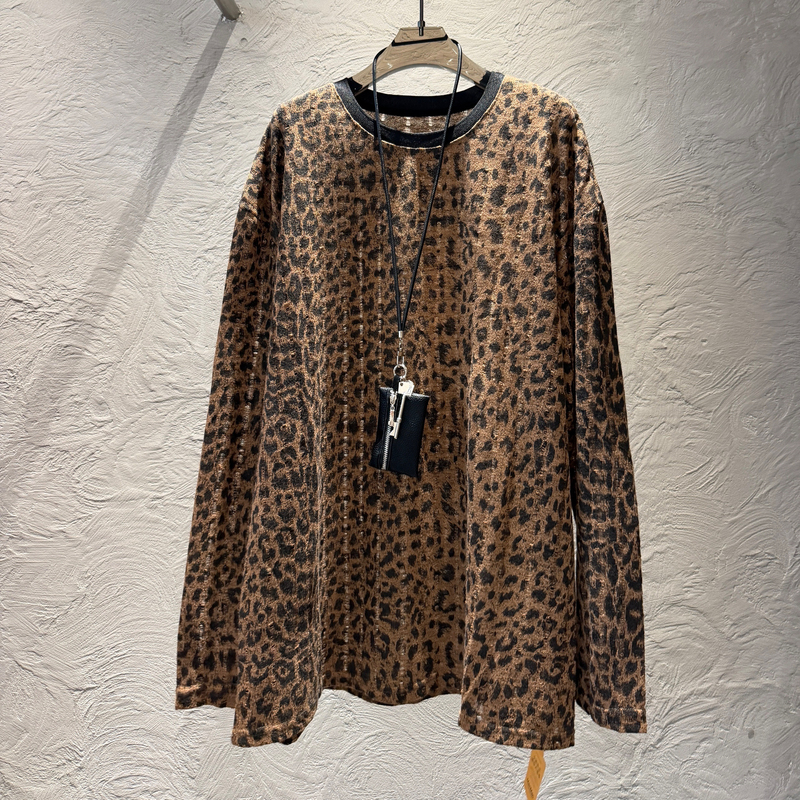 European Style 2026 Autumn and Winter Fashion Versatile Round Neck Long-Sleeve Leopard Print T-Shirt for Women, Elegant Casual Loose Slimming Top Trendy European Style 2026 Autumn and Winter Fashion Versatile Round Neck Long-Sleeve Leopard Print T-Shirt for Women, Elegant Casual Loose Slimming Top Trendy