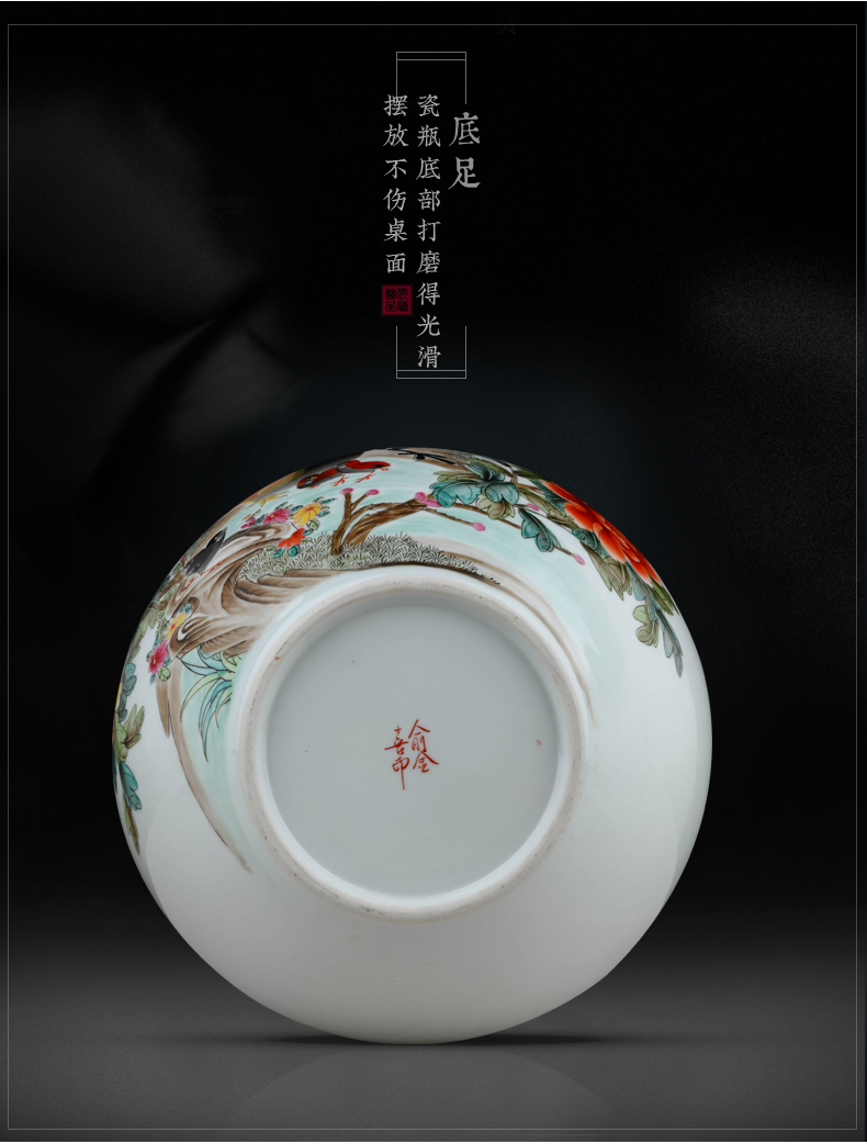 Jingdezhen ceramics famous hand - made family vase Chinese style living room TV ark, flower arranging porch is decorated furnishing articles